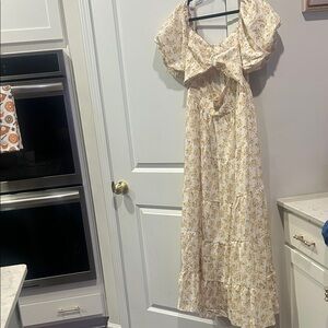 Chic Floral Ruffle Maxi Dress